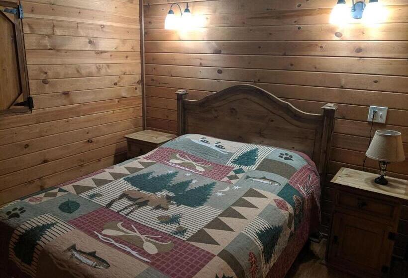 هتل Stateline Cabin