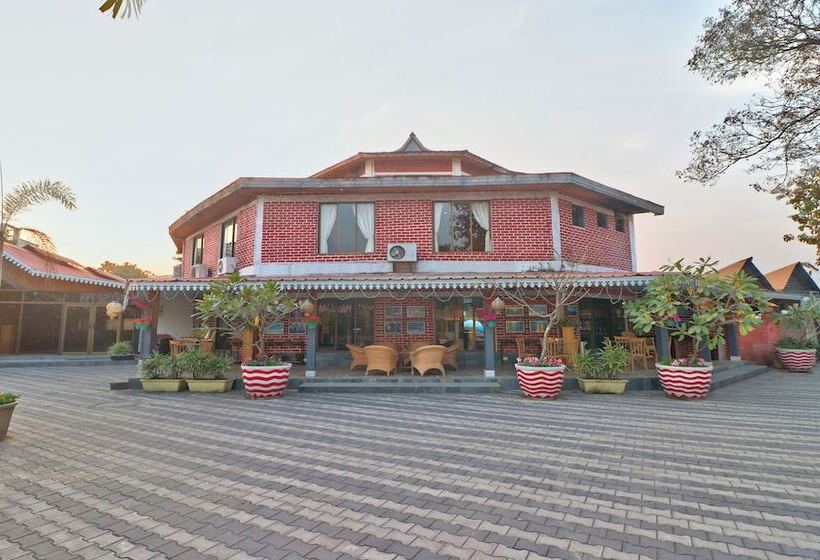 Отель Treebo Premium Blue Mountain Country Club And Resort