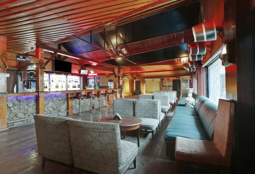 Отель Treebo Premium Blue Mountain Country Club And Resort