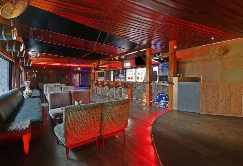 Отель Treebo Premium Blue Mountain Country Club And Resort