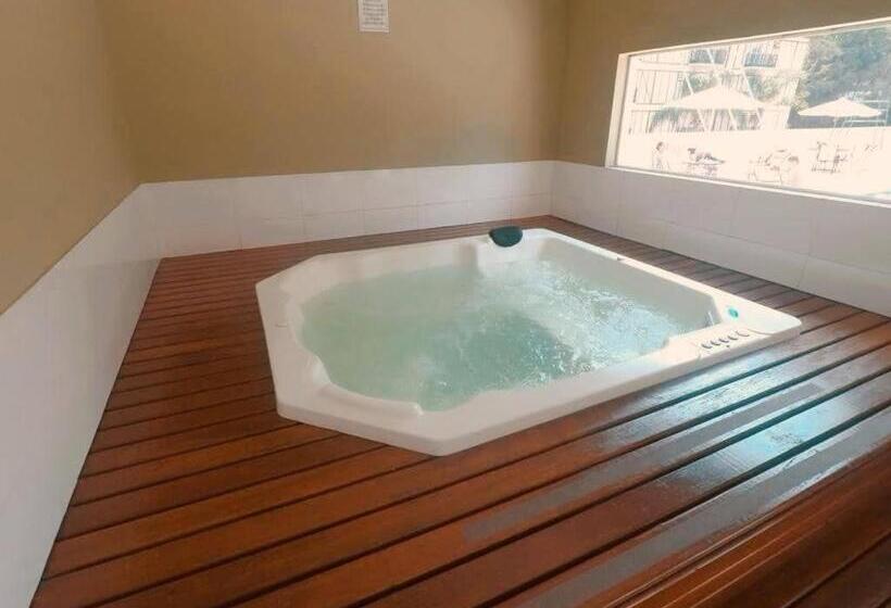 Live Suites Itaipava