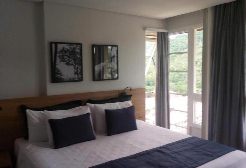 Live Suites Itaipava