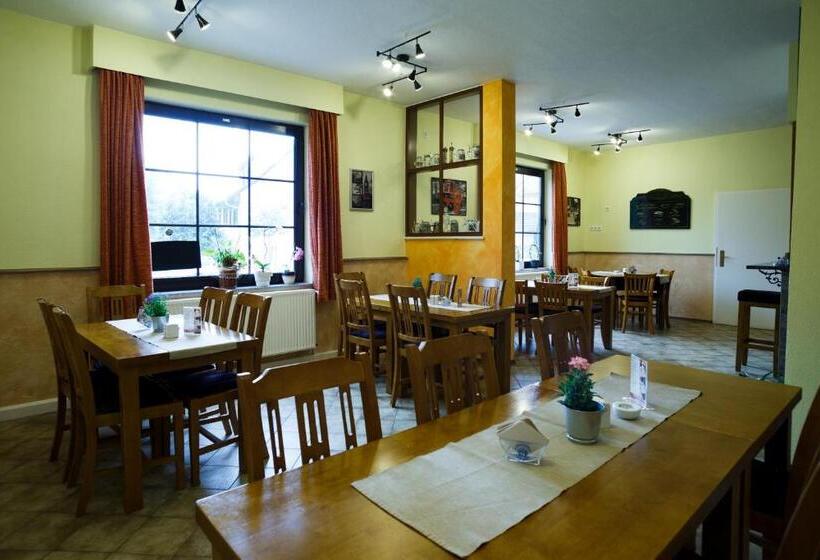 ユースホステル Landgasthaus Queen Victoria