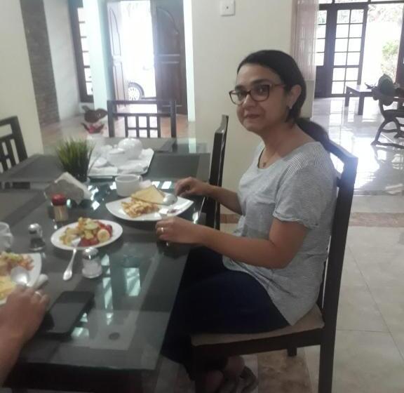 تختخواب و صبحانه Agasthi Airport Close