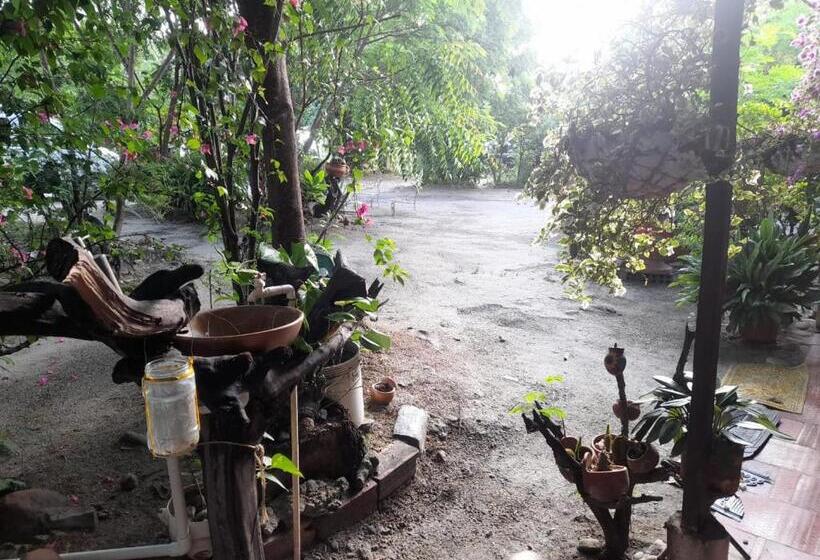 هتل Alojamiento Casa De Campo Los Cactus