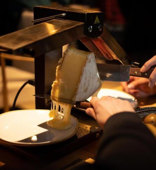 ホテル Hôtel Restaurant Le Monêtier