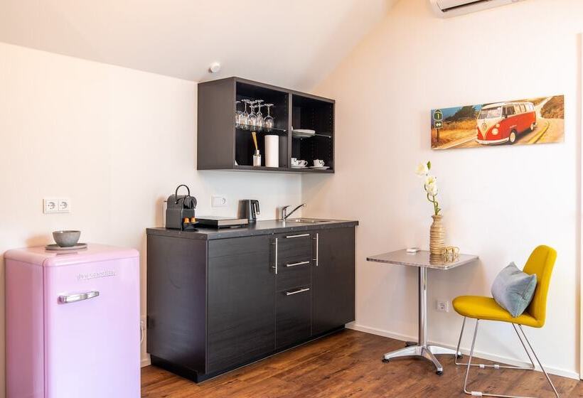 هتل Luxstay Bad Nauheim Self Check In