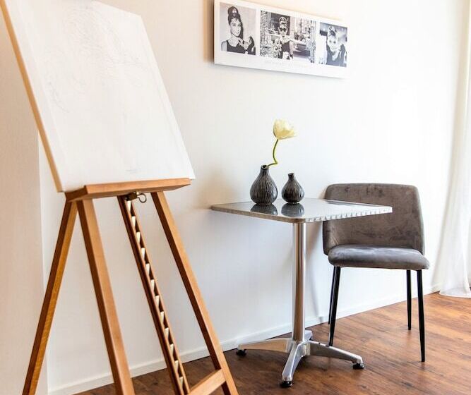 هتل Luxstay Bad Nauheim Self Check In