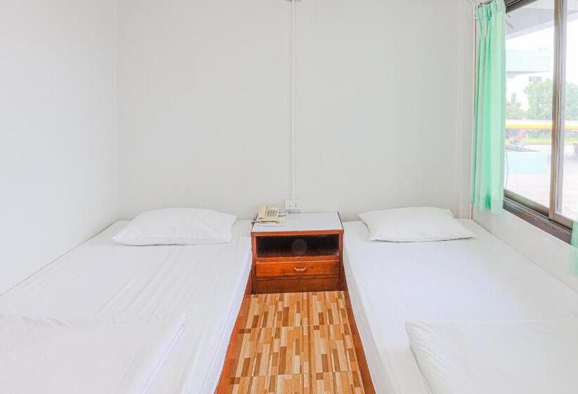 River Hotel The Budget