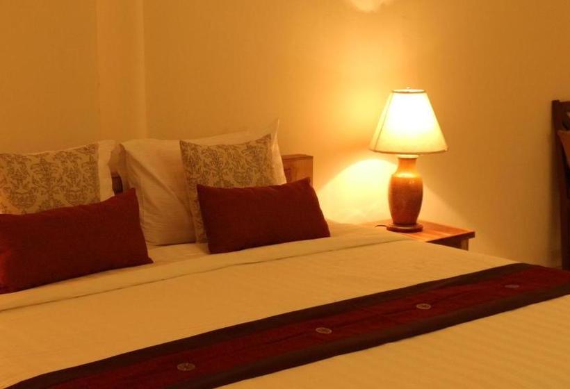 Отель Shankale Lodge Pai