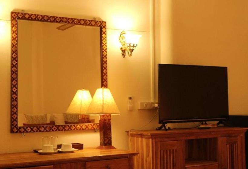 Отель Shankale Lodge Pai