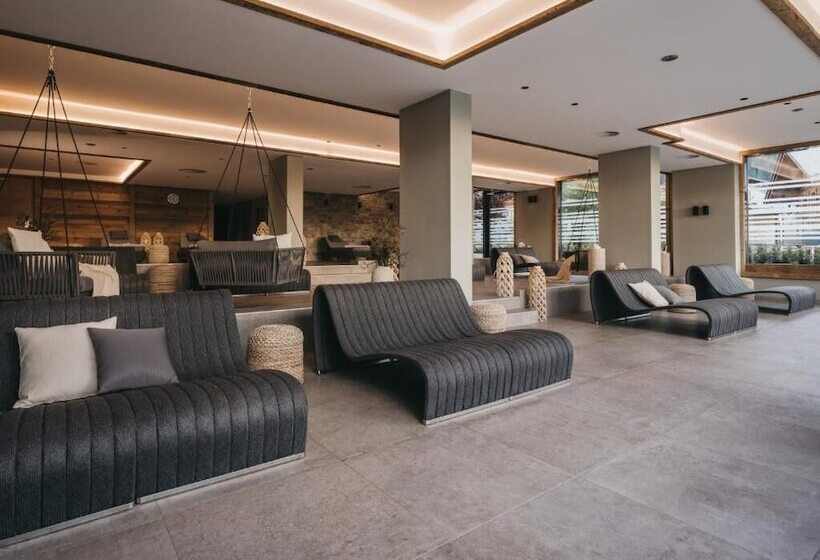 Отель Vaya Fieberbrunn