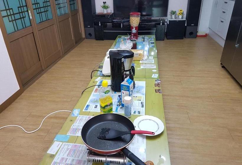 ペンション Tongyeongdaegyo Guesthouse