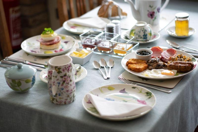 Pontyclerc Farm House Bed And Breakfast
