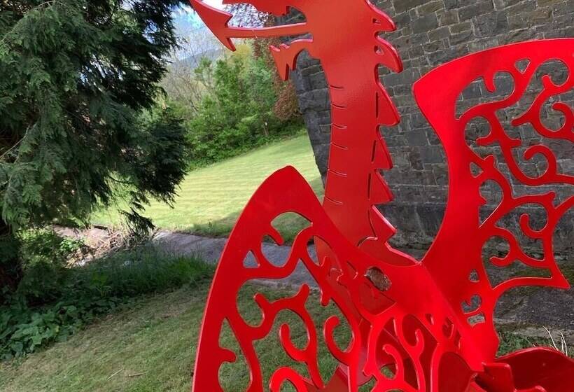 Pontyclerc Farm House Bed And Breakfast