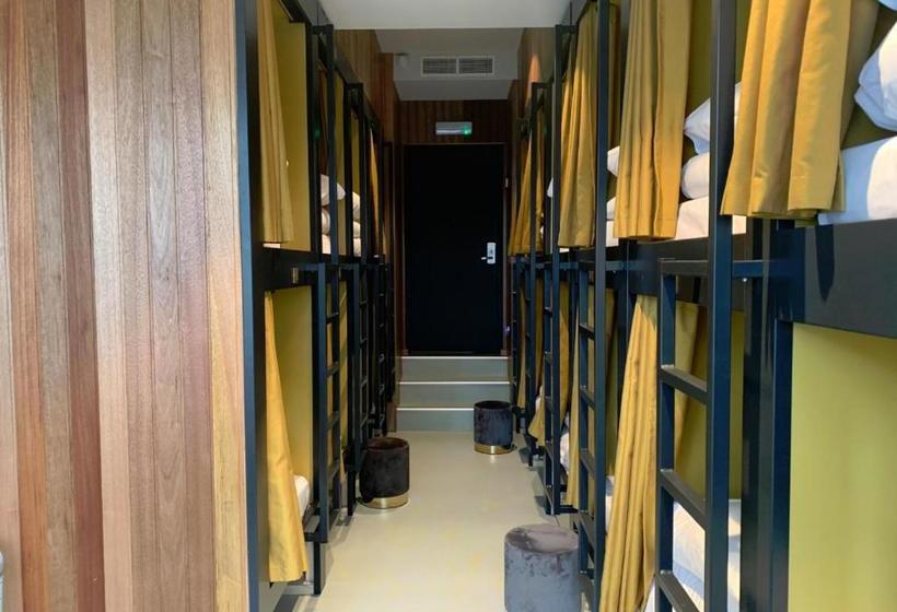 فندق صغير Durty Nelly's Inn