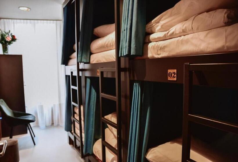 فندق صغير Durty Nelly's Inn