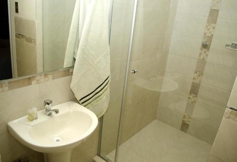 هاستل Nativa Suites