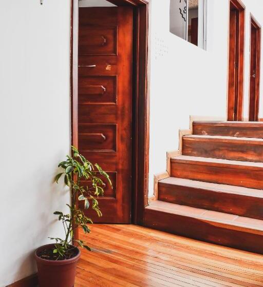 مبيت وإفطار Alternative Hostels