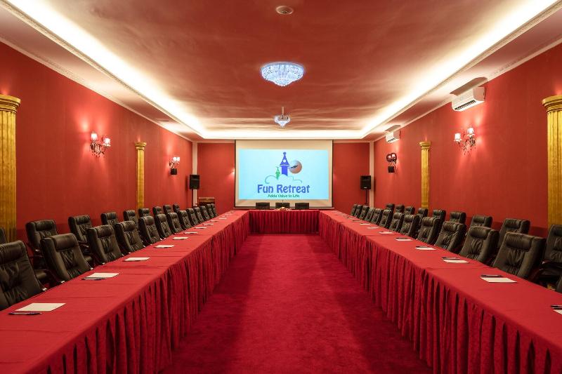 Fun Retreat Resort, Hotel And Ayurveda Spa