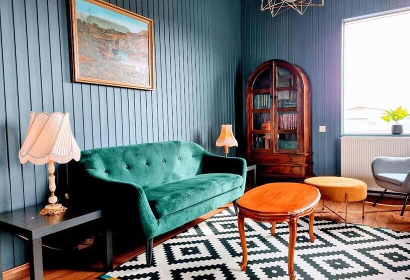 هتل Hlín Guesthouse