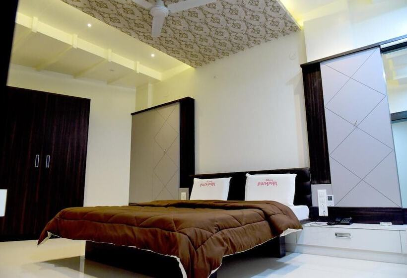 Hotel Pushpak