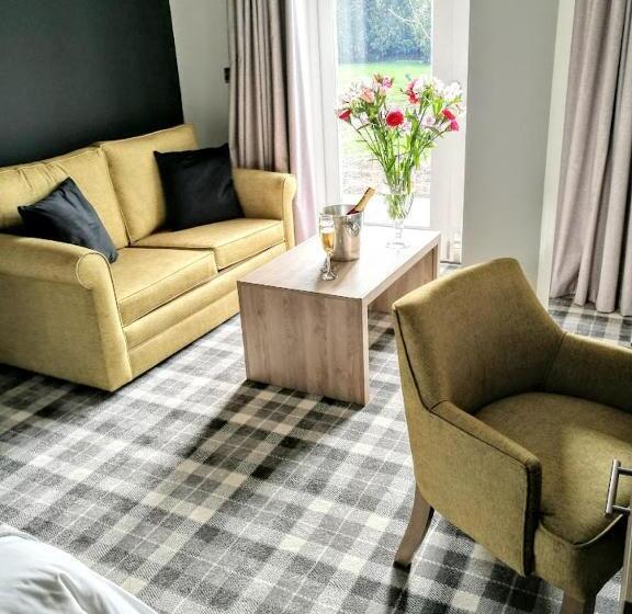 בית מלון כפרי The Piebald Inn