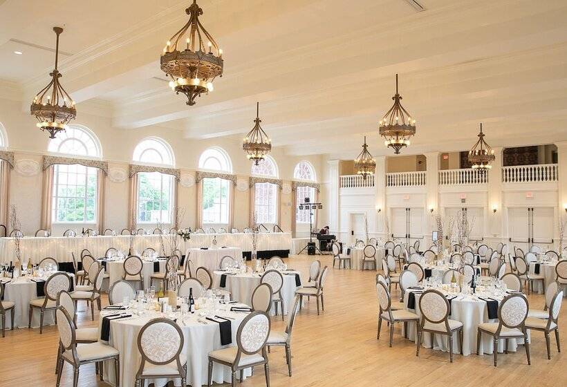 The Stella Hotel & Ballroom