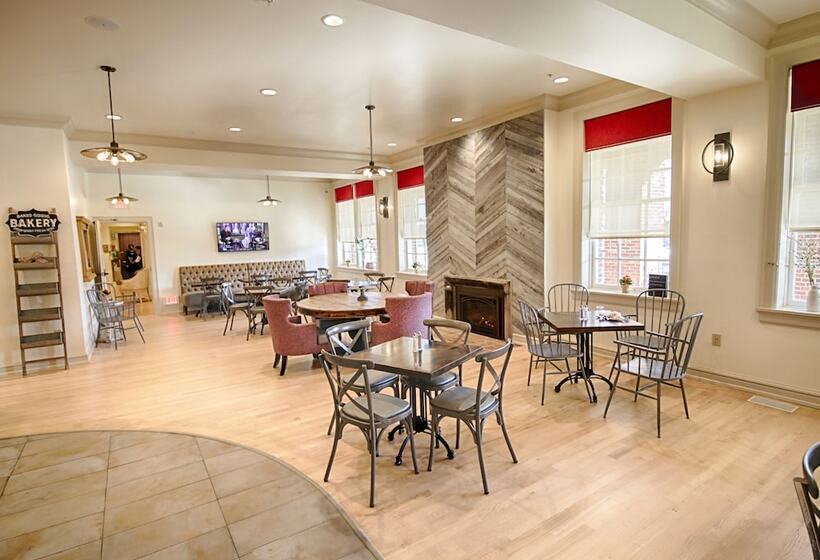 The Stella Hotel & Ballroom