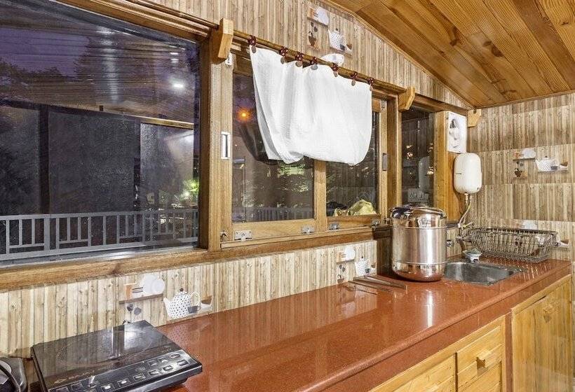 پانسیون Guesthouser 1 Br Bed & Breakfast 83ac