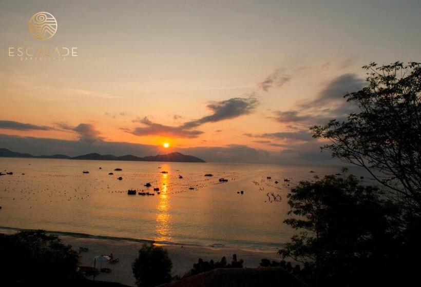 استراحتگاه Escalade Experience