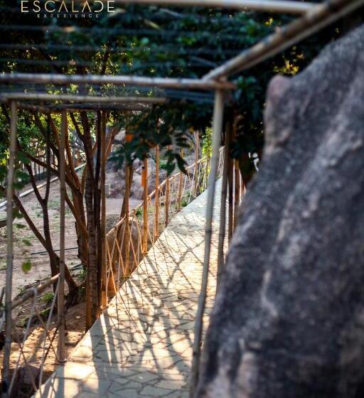 استراحتگاه Escalade Experience