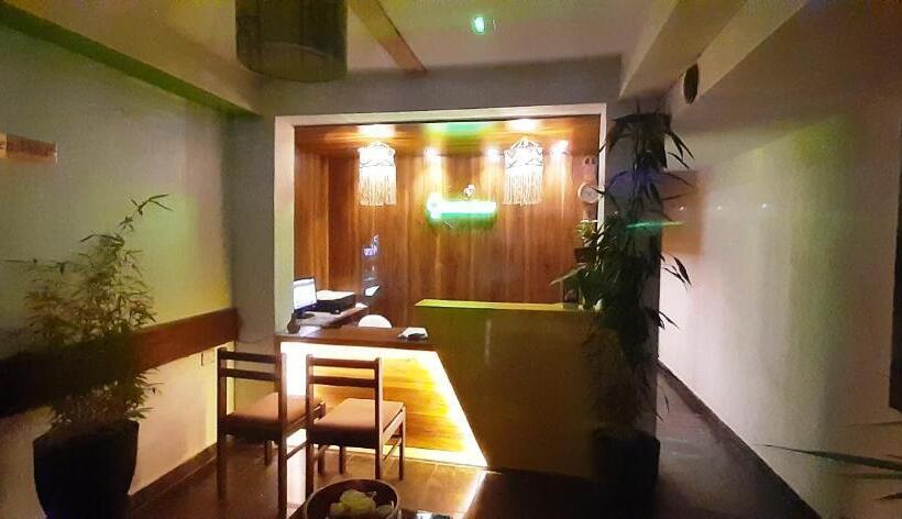 호스텔 Greenview Holiday Inn