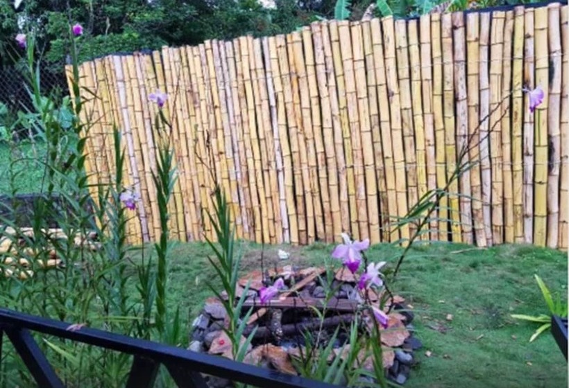 فندق صغير Hostal Restaurante Gulas