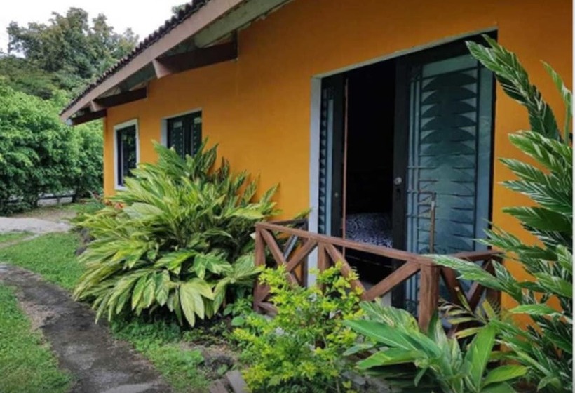 فندق صغير Hostal Restaurante Gulas