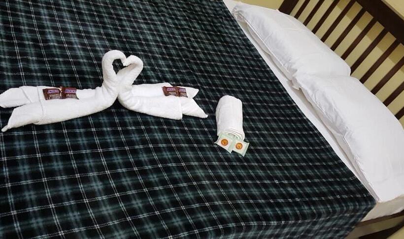 فندق صغير Hostal Restaurante Gulas