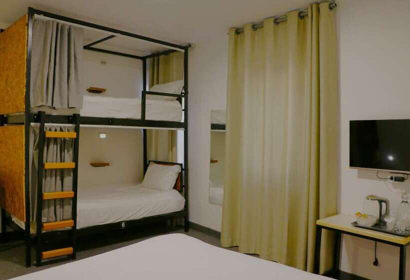 فندق صغير Nomads