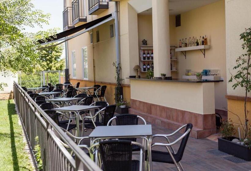 הוסטל Hostal Pradaria Asador & Alojamiento