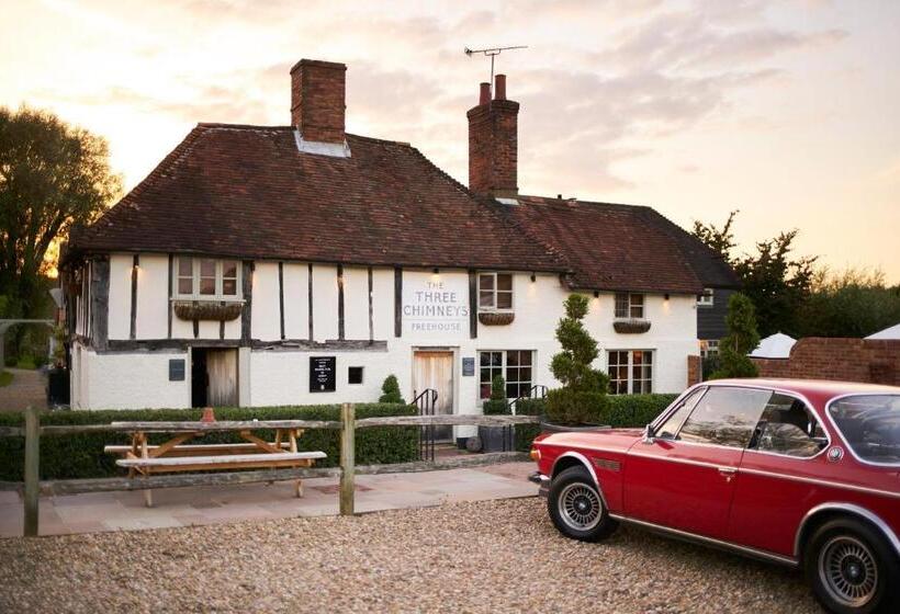فندق صغير The Three Chimneys Country Pub