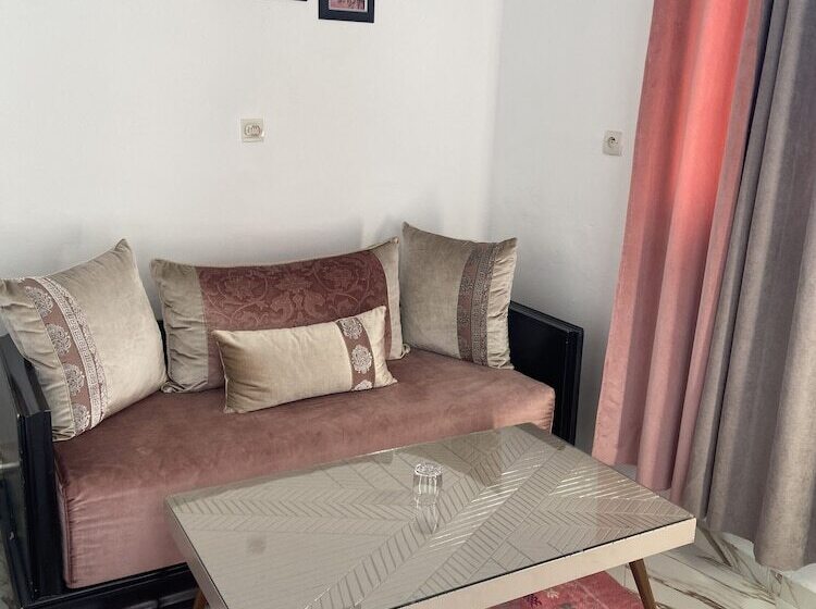 تختخواب و صبحانه Princesse Ilham