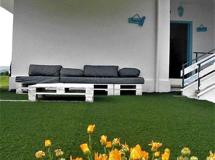 Hostel El Pico De Santillana