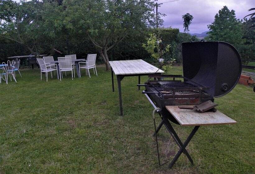 Hostel El Pico De Santillana