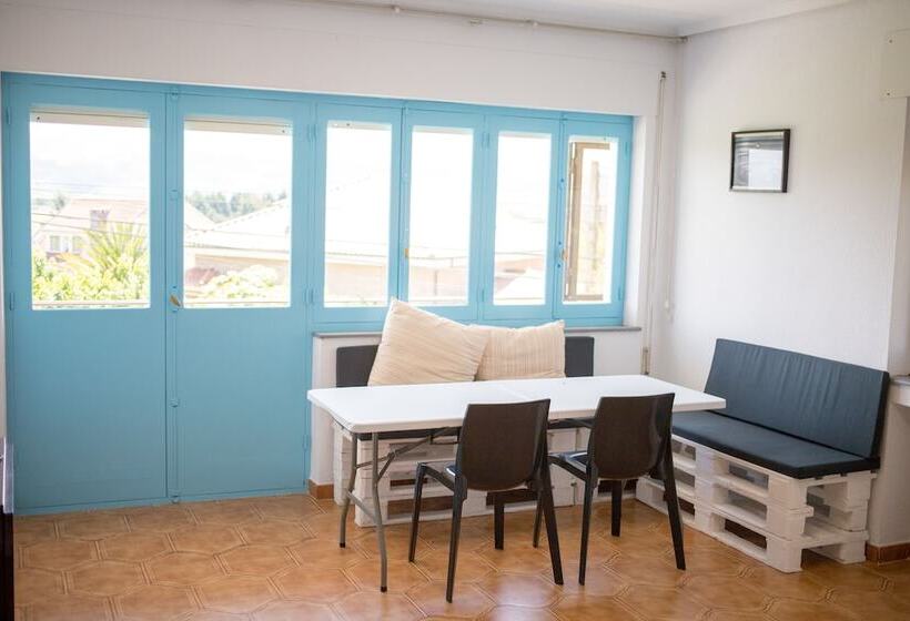 Hostel El Pico De Santillana