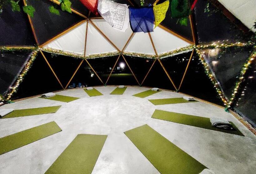 Hostel El Pico De Santillana