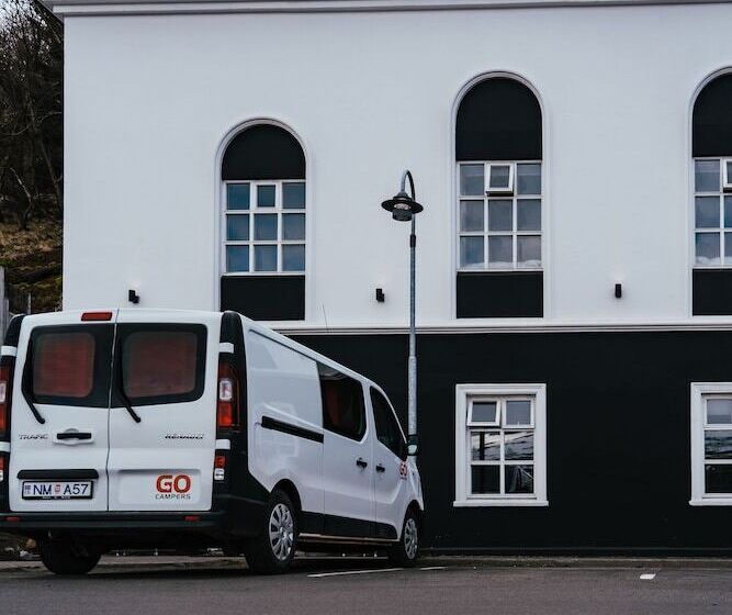 هتل Akureyri Dynheimar