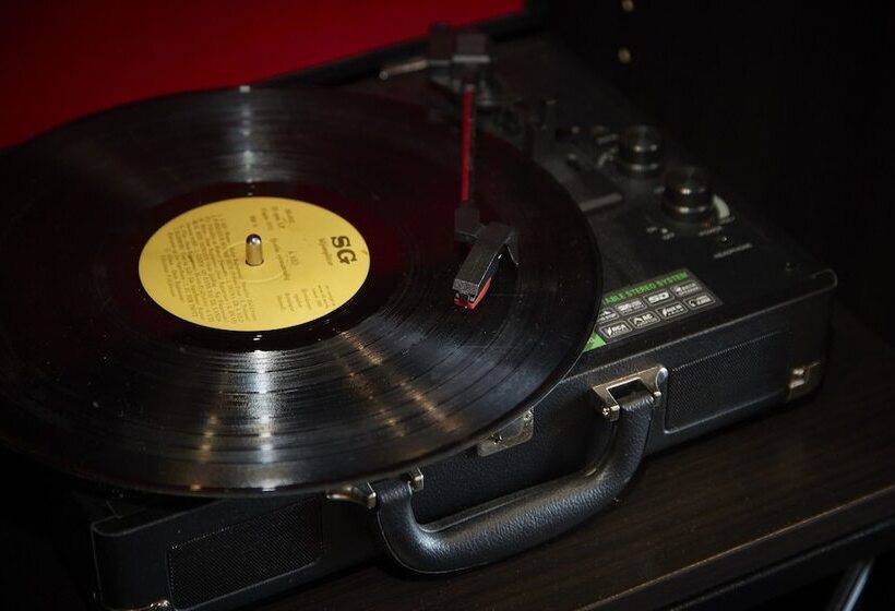 هتل Akureyri Dynheimar