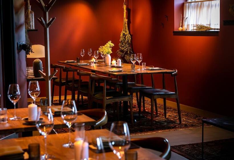 هتل Akureyri Dynheimar