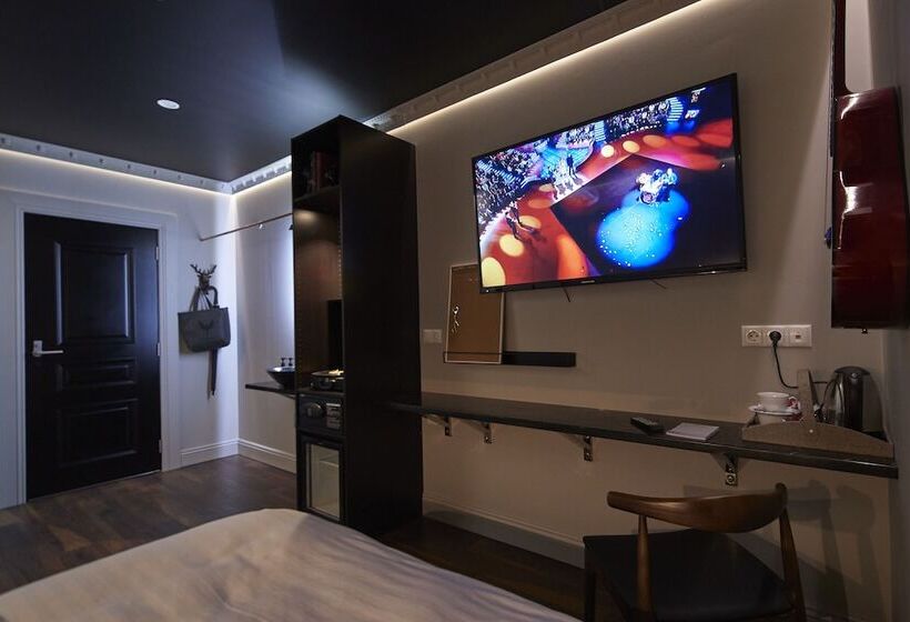 هتل Akureyri Dynheimar