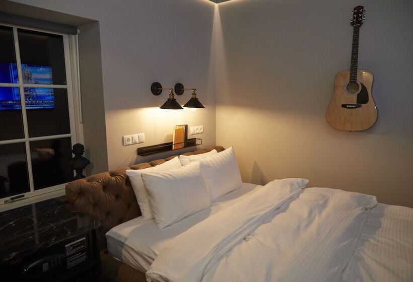 هتل Akureyri Dynheimar