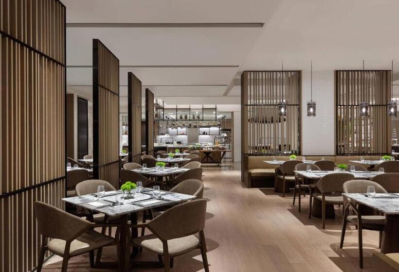 Отель Courtyard By Marriott Shenzhen Northwest